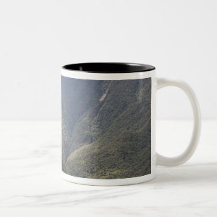 Caneca De Café Em Dois Tons América do Sul, Peru, Machu Picchu. Ruínas de pe