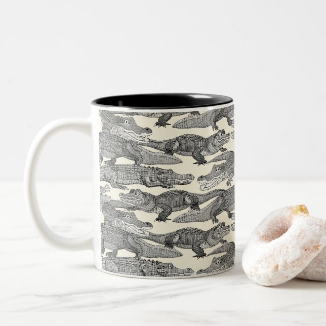 Caneca De Café Em Dois Tons apenas alligadores pretos (Com Donut)