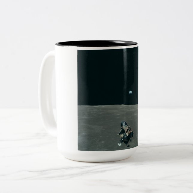 Caneca De Café Em Dois Tons Apollo Lunar Lander e Earthrise sobre Lua (Frente Esquerda)