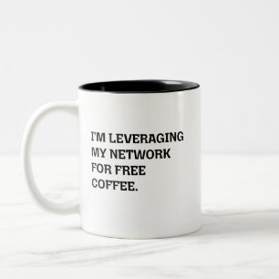 Caneca De Café Em Dois Tons Aproveitando o Café Grátis da Rede Humor Divertido