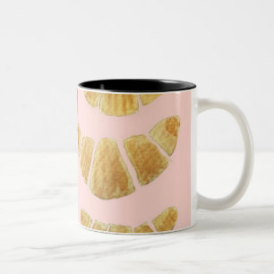 Caneca De Café Em Dois Tons Aquarela Croissant Rosa