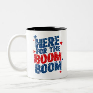 Caneca De Café Em Dois Tons Aqui pelo Patriótico Boom 4 de julho
