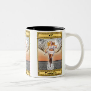 Caneca De Café Em Dois Tons Arte do cartão de Tarot da moderação