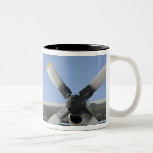 Caneca De Café Em Dois Tons As asas de um LC-130 Hercules