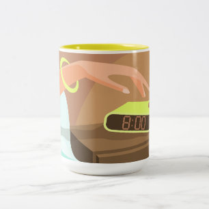 Caneca De Café Em Dois Tons As garotas apertam o botão de snooze do despertado