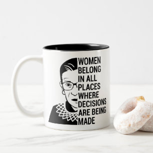 Caneca De Café Em Dois Tons as mulheres pertencem a todos os lugares onde as d