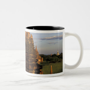 Caneca De Café Em Dois Tons Ásia, Mianmar, Bagan. Antigos templos e