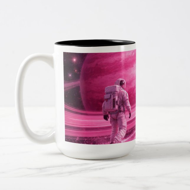 Caneca De Café Em Dois Tons Astronauta Caminhando sobre Anéis Rosas (Esquerda)