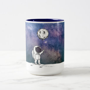 Caneca De Café Em Dois Tons Astronauta no espaço com balão da lua cosmos estre
