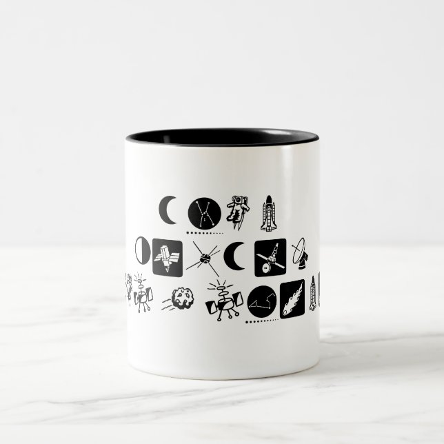 Caneca De Café Em Dois Tons Até ALIENS precisam de uma bebida. (Centro)