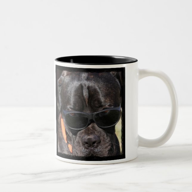 Caneca De Café Em Dois Tons Atores animais em ExtrasForMovies.com (Direita)