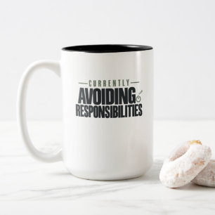 Caneca De Café Em Dois Tons Atualmente Evitando Responsabilidades