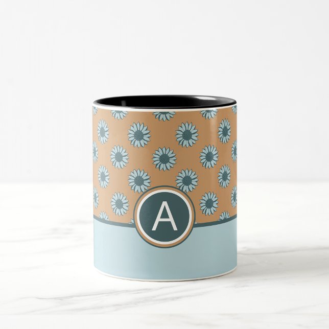 Caneca De Café Em Dois Tons Azul-girassol monograma (Monogrammed Blue Sunflowers Two-Tone Coffee Mug from Studio Posies. )