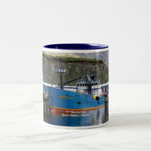 Caneca De Café Em Dois Tons Baía da beleza, barco do caranguejo no porto