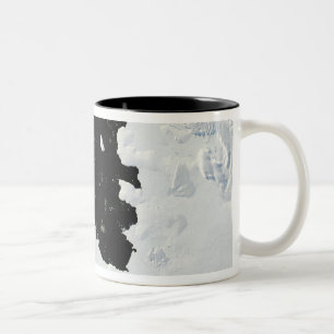 Caneca De Café Em Dois Tons Baía da ilha do pinho na Antártica ocidental