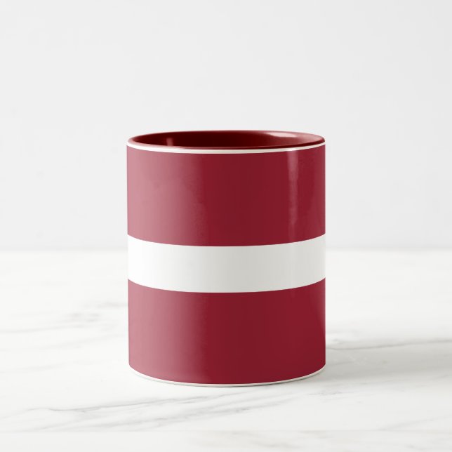 Caneca De Café Em Dois Tons Bandeira da Letónia (Centro)