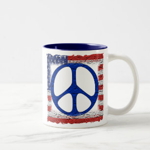 Caneca De Café Em Dois Tons Bandeira esfarrapada da paz