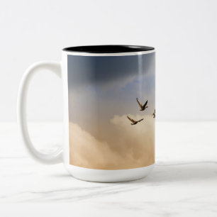 Caneca De Café Em Dois Tons Bando de Aves em Voo