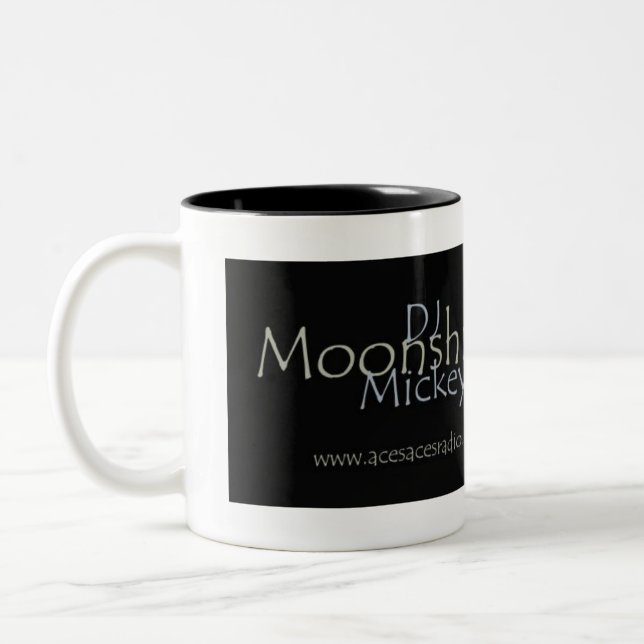 Caneca De Café Em Dois Tons banner do DJ Moonshinemickey (Esquerda)