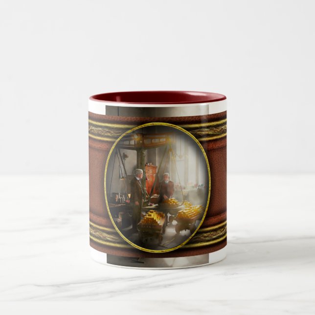 Caneca De Café Em Dois Tons Banqueiro - Vale seu peso em ouro (Centro)