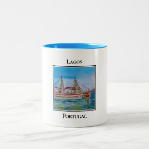 Caneca De Café Em Dois Tons Barco à Vela Fofo no Porto de Lagos, Portugal