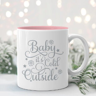 Caneca De Café Em Dois Tons Bebê É Frio Fora Da Cinza Feriado