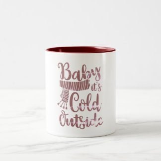 Caneca De Café Em Dois Tons Bebê Esmaecido É Frio Fora Do Escritório De Dois T