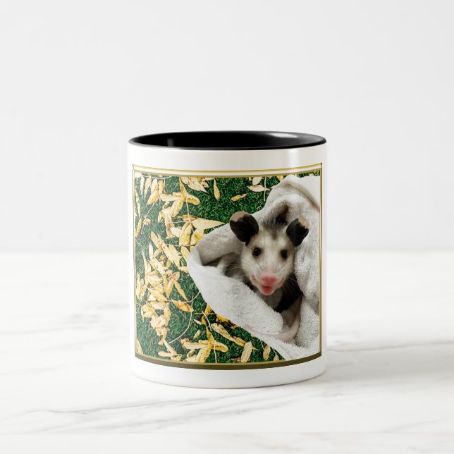 Caneca De Café Em Dois Tons Bebê Gambá Adorável e Doce (Centro)