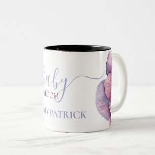 Caneca De Café Em Dois Tons Bebê na floração floral de chá de fraldas