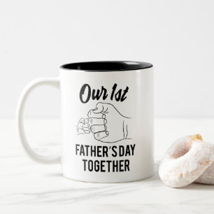 Caneca De Café Em Dois Tons Bebê para Pai nosso primeiro Dia de os pais junto