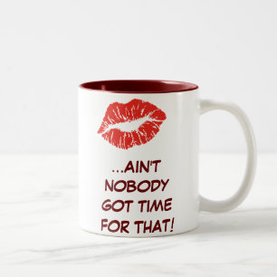 Caneca De Café Em Dois Tons Beijar… Não é ninguém hora obtida para aquele