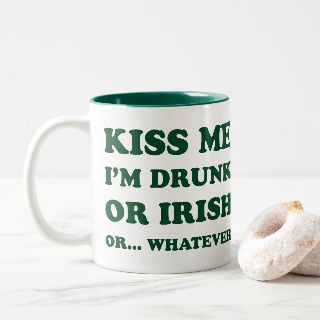 Caneca De Café Em Dois Tons Beije-Me Bebado Im Ou Irlandês (Com Donut)