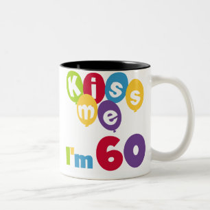 Caneca De Café Em Dois Tons Beije-me que eu sou 60 camisetas e presentes do