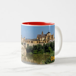 Caneca De Café Em Dois Tons Bela cidade de Córdoba na Espanha, viagem