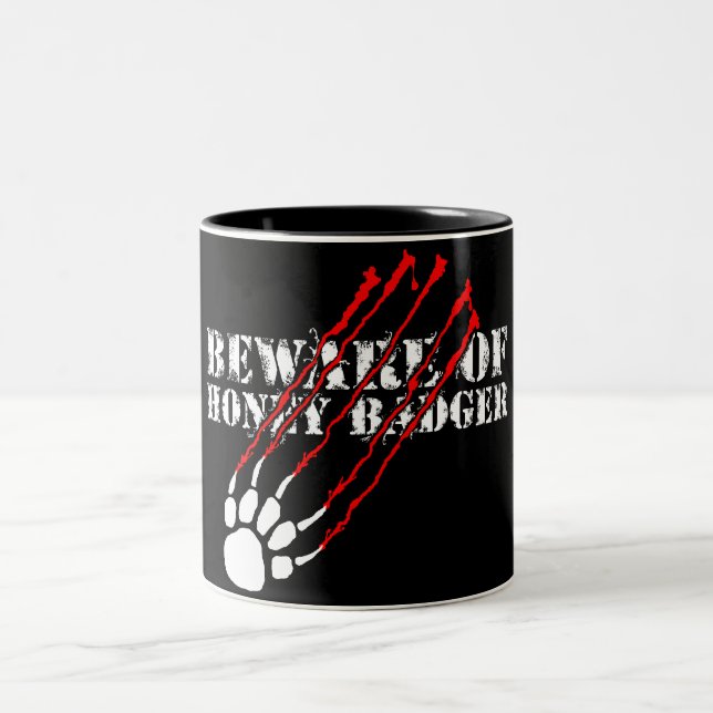 Caneca De Café Em Dois Tons Beware do texugo de mel (Centro)