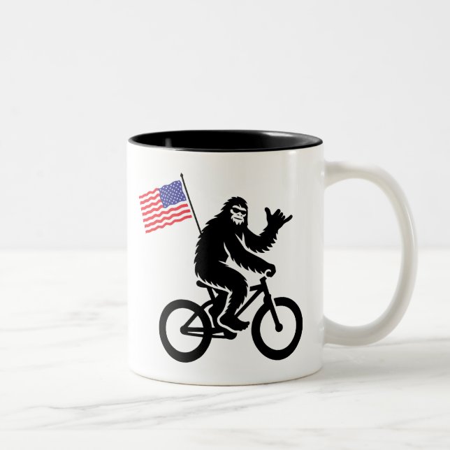 Caneca De Café Em Dois Tons Bigfoot Cycling American Flag (Direita)