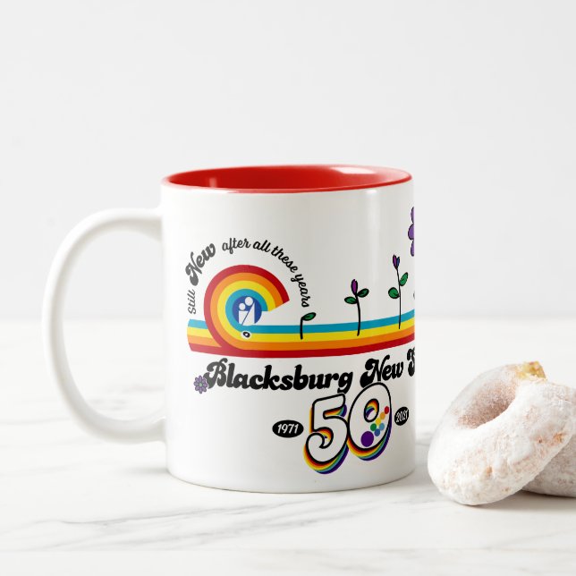 Caneca De Café Em Dois Tons Blacksburg New School Celebra a 50ª Mug (Com Donut)