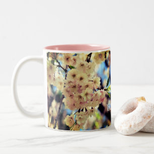 Caneca De Café Em Dois Tons Blossomas de Primavera rosa personalizados