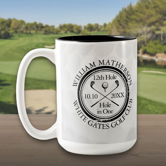 Caneca De Café Em Dois Tons Bola de Golfe Personalizada Hole in One (Hole in One Personalized Golf Ball Two-Tone Coffee Mug)
