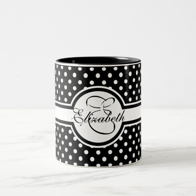 Caneca De Café Em Dois Tons Bolinhas brancas elegantes no monograma preto (Centro)