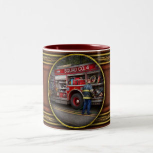 Caneca De Café Em Dois Tons Bombeiros - O moderno caminhão de incêndio