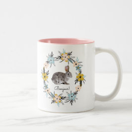 Caneca De Café Em Dois Tons Bonjour! Páscoa da soleira do coelho e do Primaver