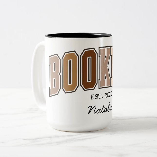 Caneca De Café Em Dois Tons Bookish Est. 20XX (Frente Esquerda)