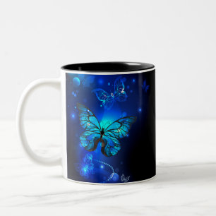 Caneca De Café Em Dois Tons Borboleta Morpho no Fundo Escuro