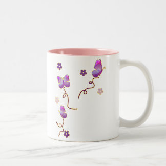 Caneca De Café Em Dois Tons Borboletas e flores roxas