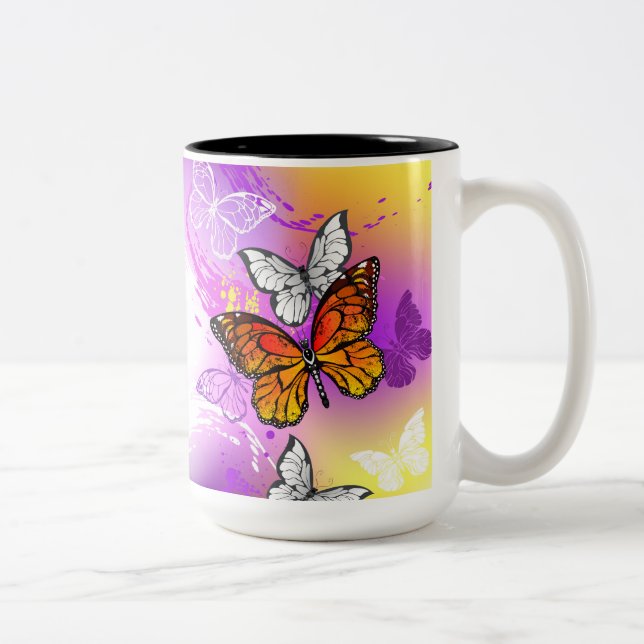 Caneca De Café Em Dois Tons Borboletas Monarcas em Fundo Roxo (Direita)