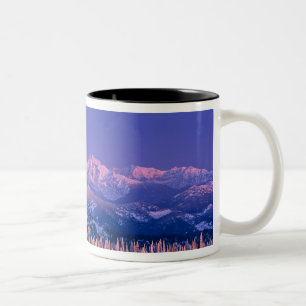 Caneca De Café Em Dois Tons Brilho alpino atinge os picos da Geleira