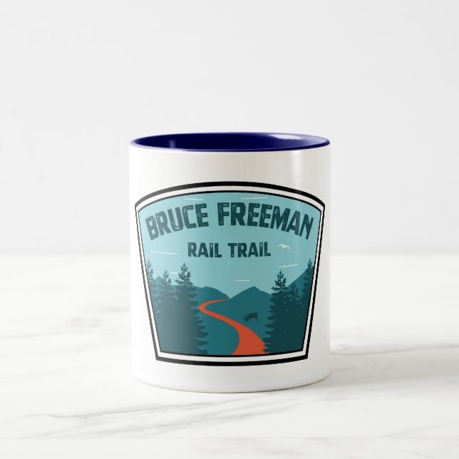 Caneca De Café Em Dois Tons Bruce Freeman Rail Trail (Centro)