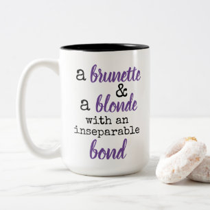 Caneca De Café Em Dois Tons brunette e ligação inseparável loura
