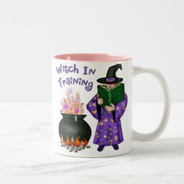 Caneca De Café Em Dois Tons Bruxa no Treinamento (Direita)